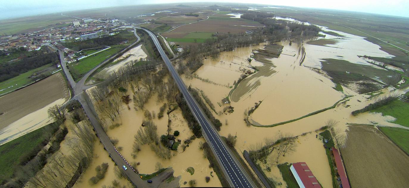 Río Cea a su paso por Mayorga.