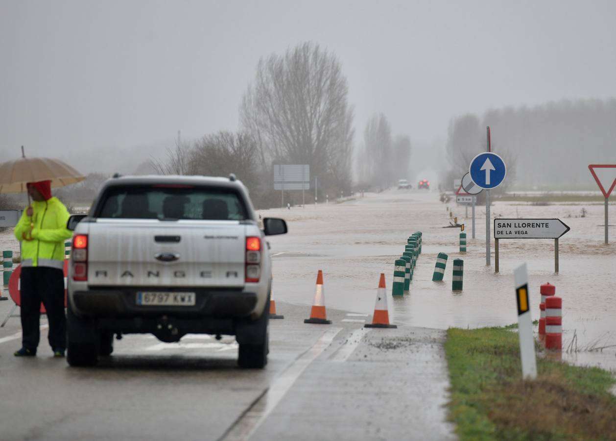 N120 cortada por inundaciones en Melgar de Fernamental.