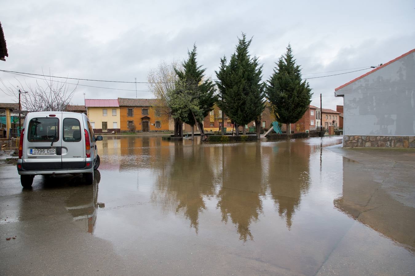 Crecida del río Orbigo a su paso por Vecilla de la Polvorosa.