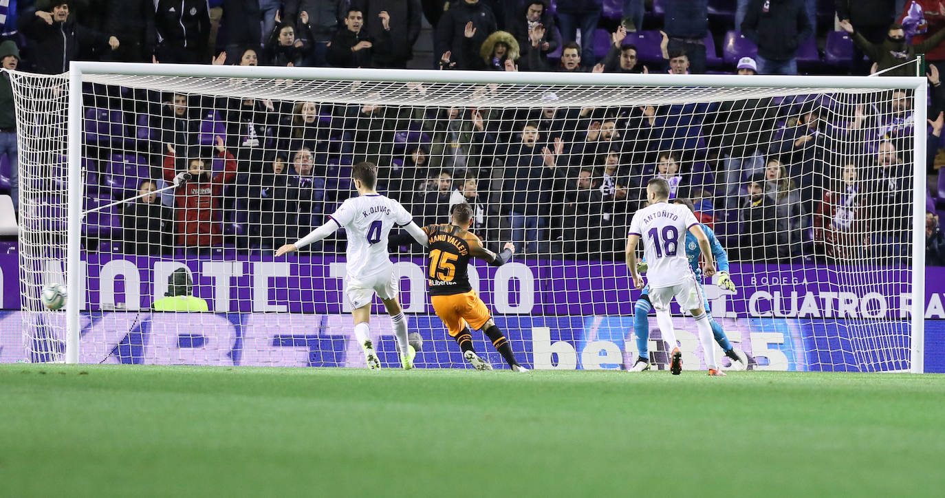 Fotos: Las imágenes del encuentro entre el Real Valladolid y el Valencia
