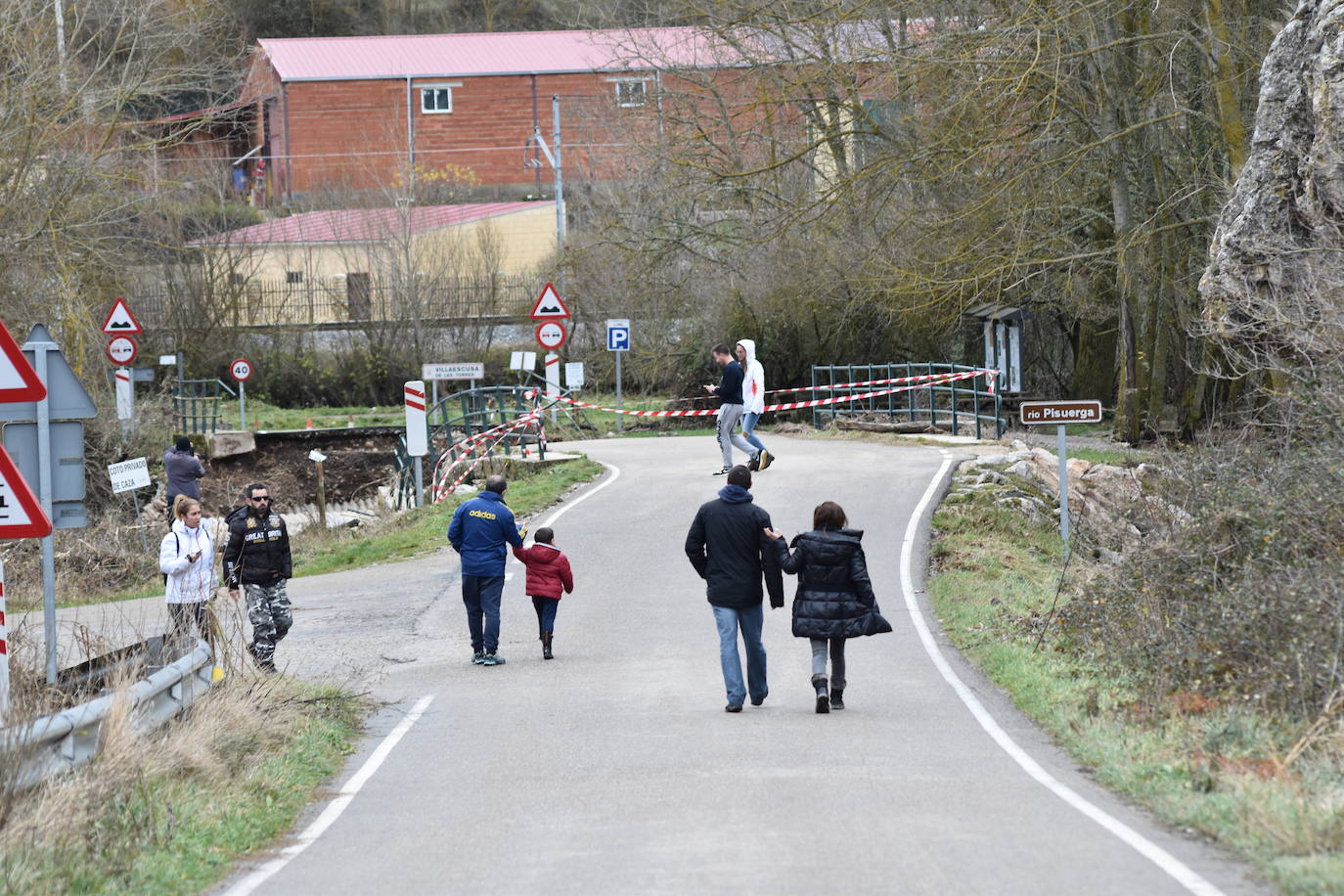 Estado del puente de Villaescusa de las Torres tras la crecida.