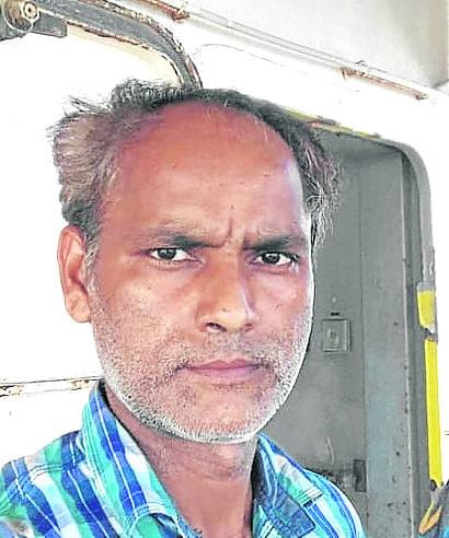 Vikash Mishra, ingeniero del Tamim Aldar, no ha podido estar con su esposa y sus dos hijos En los últimos tres años. 