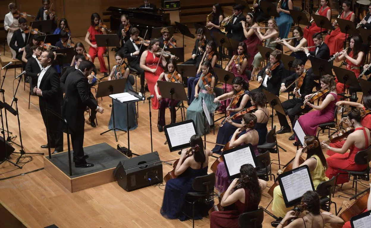 El Centro Cultural Miguel Delibes disfruta de 'Una noche en la ópera', el concierto de Navidad de Fundación Schola