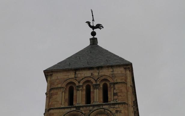 Así bajará una gran grúa la veleta de la torre de San Esteban, que puede pesar 500 kilos