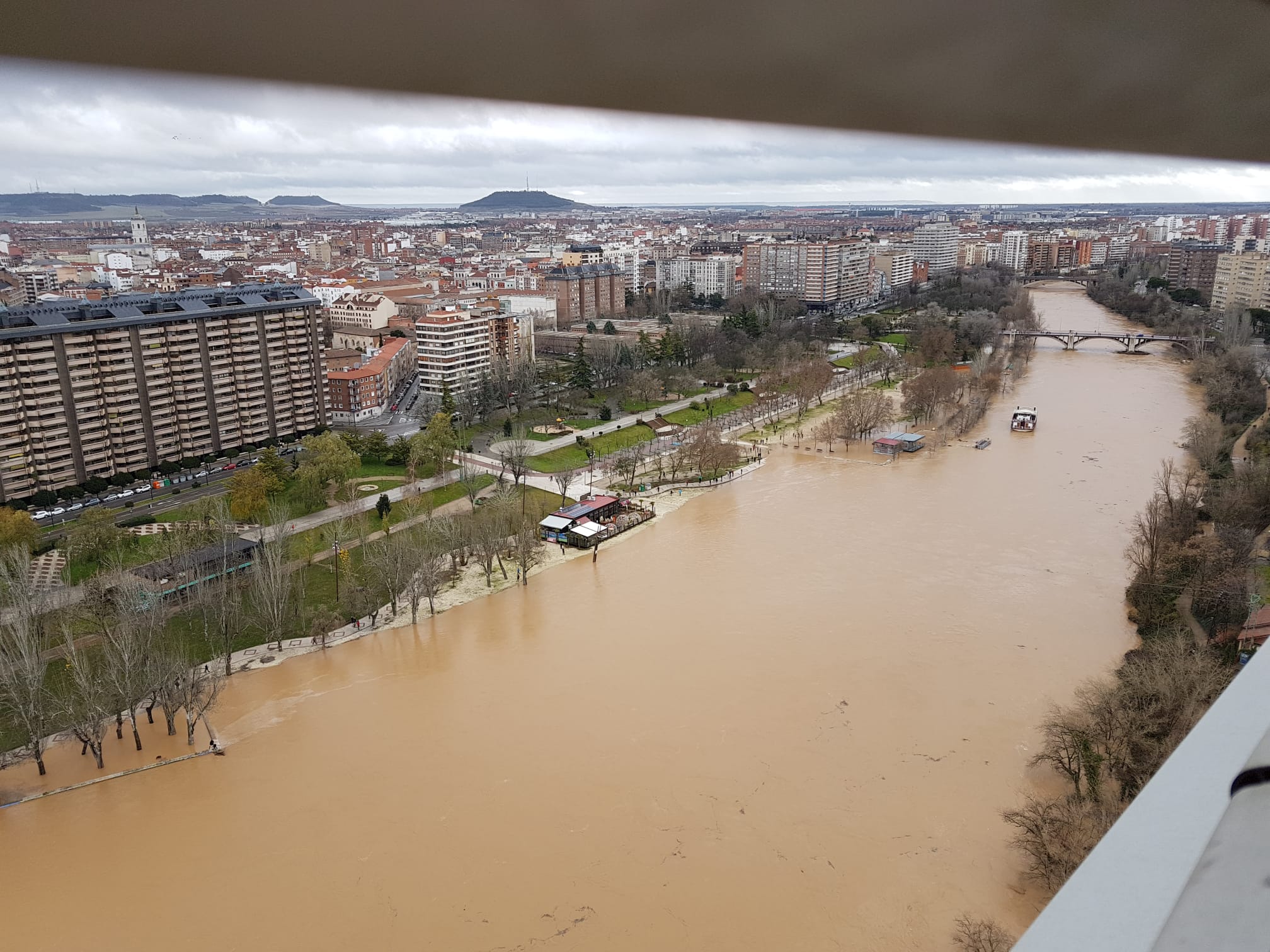 Durante este domingo el caudal fluvial del Pisuerga a su paso por Valladolid ha alcanzado los 1.190 metros cúbicos por segundo.