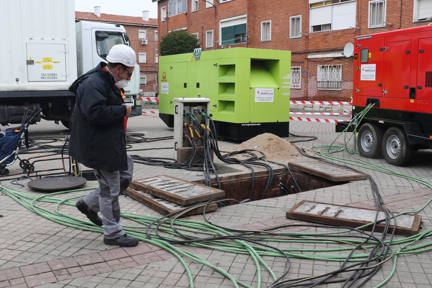 Un incendio en el centro de transformación de la calle Guadalquivir de Valladolid dejó en Nochebuena sin suministro durante nueve horas a cuatrocientas familias . 