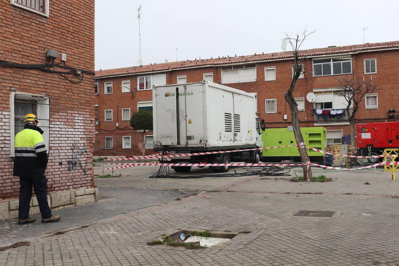 Un incendio en el centro de transformación de la calle Guadalquivir de Valladolid dejó en Nochebuena sin suministro durante nueve horas a cuatrocientas familias . 