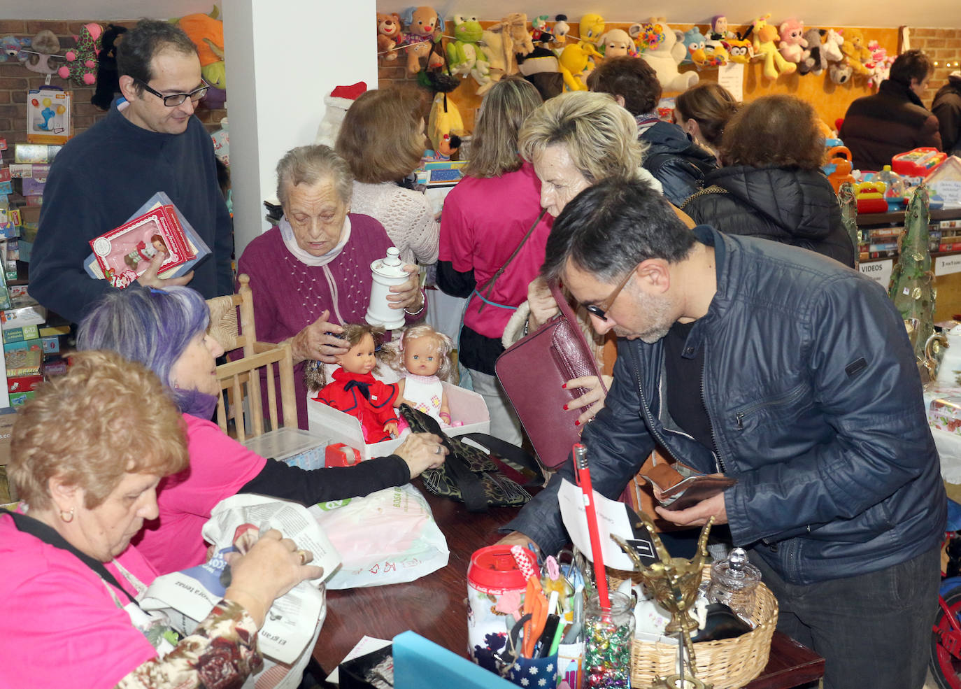 El acto solidario se realiza en la Iglesia de la Paz en Plaza de España con el objetivo de recaudar dinero para Madagascar.