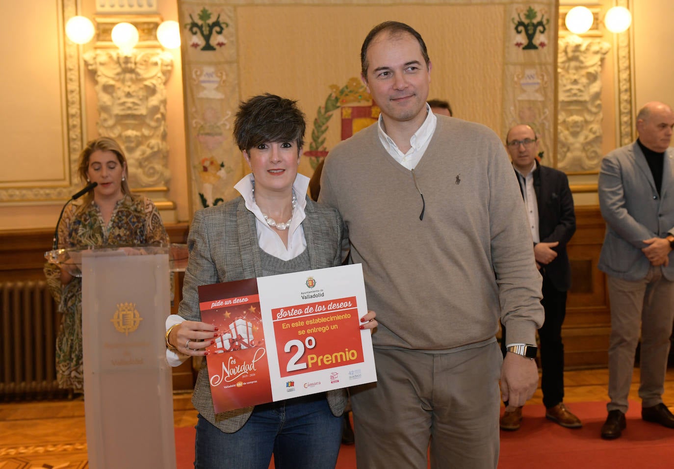 Fotos: algún premio del Árbol de los Deseos del comercio de Valladolid
