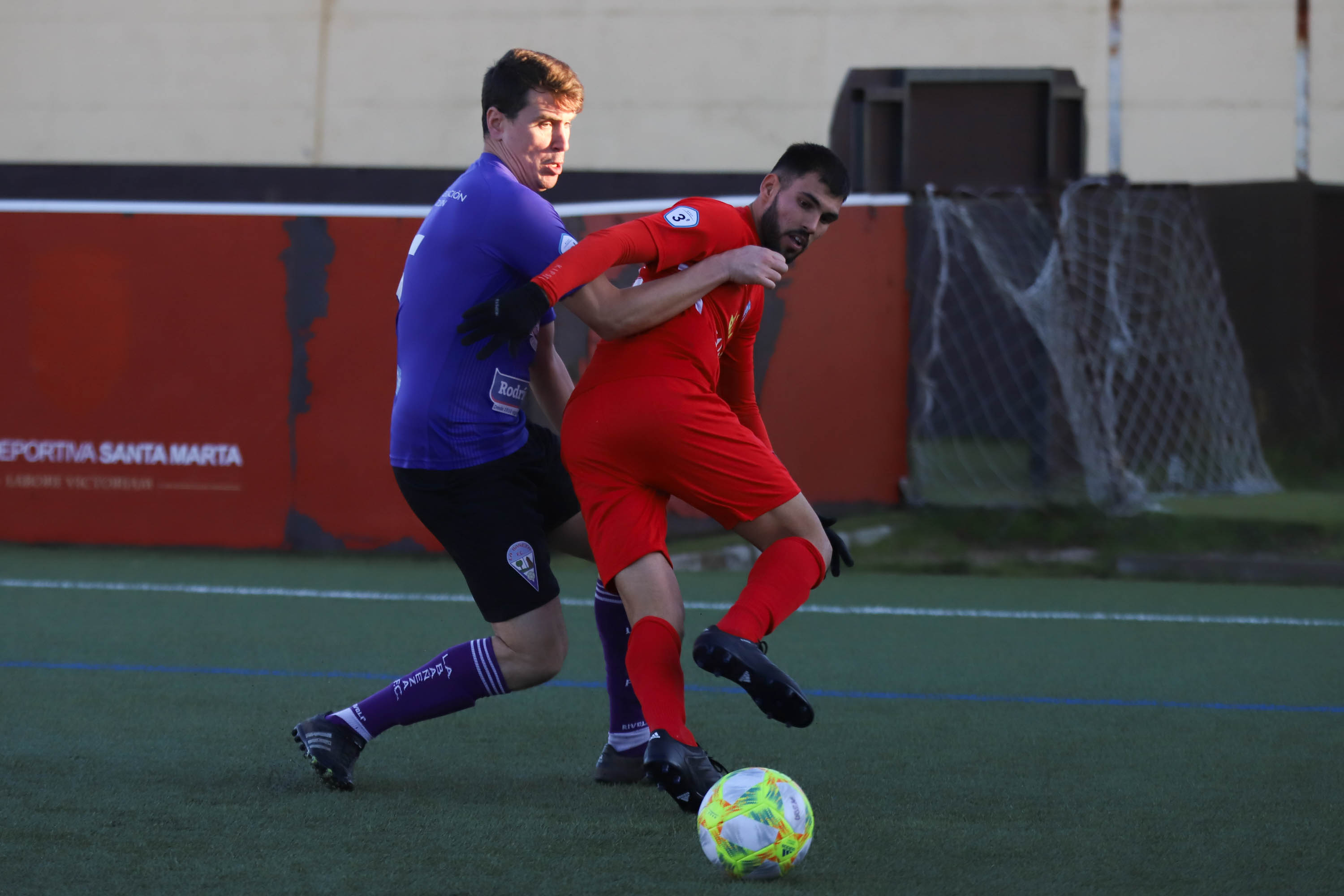 Fotos: La falta de gol impide la victoria del Santa Marta ante La Bañeza