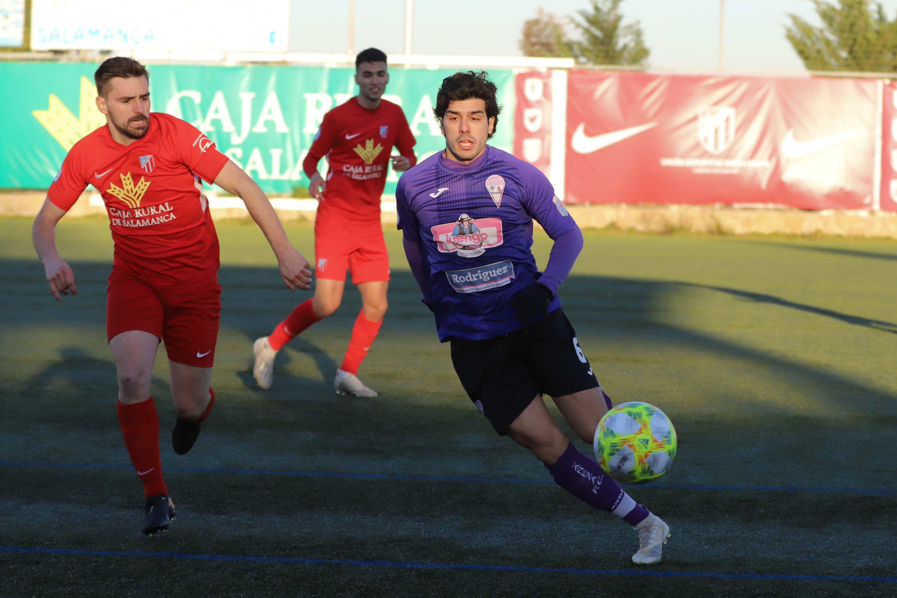 Fotos: La falta de gol impide la victoria del Santa Marta ante La Bañeza