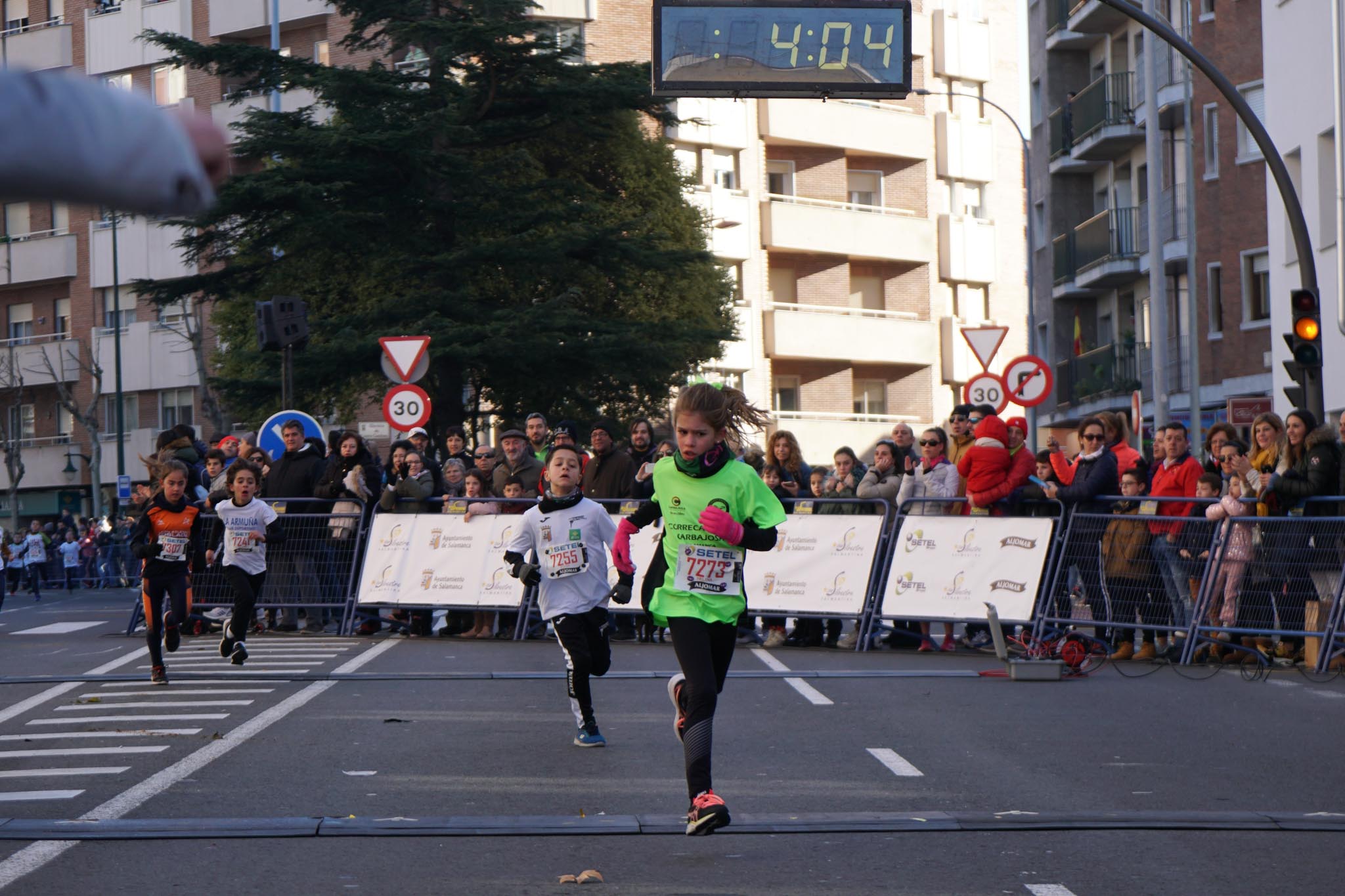 Primera carrera de niños de la San Silvestre salmantina. 