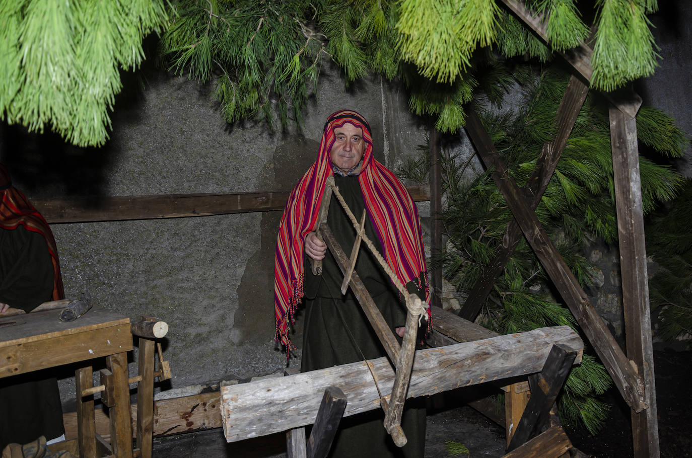 110 figurantes de distintas edades dieron vida a un gran nacimiento en las inmediaciones de la iglesia parroquial de la Asunción en la localidad vallisoletana