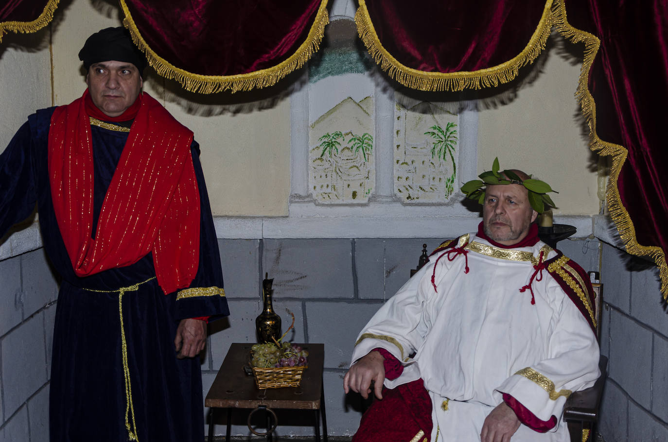 110 figurantes de distintas edades dieron vida a un gran nacimiento en las inmediaciones de la iglesia parroquial de la Asunción en la localidad vallisoletana