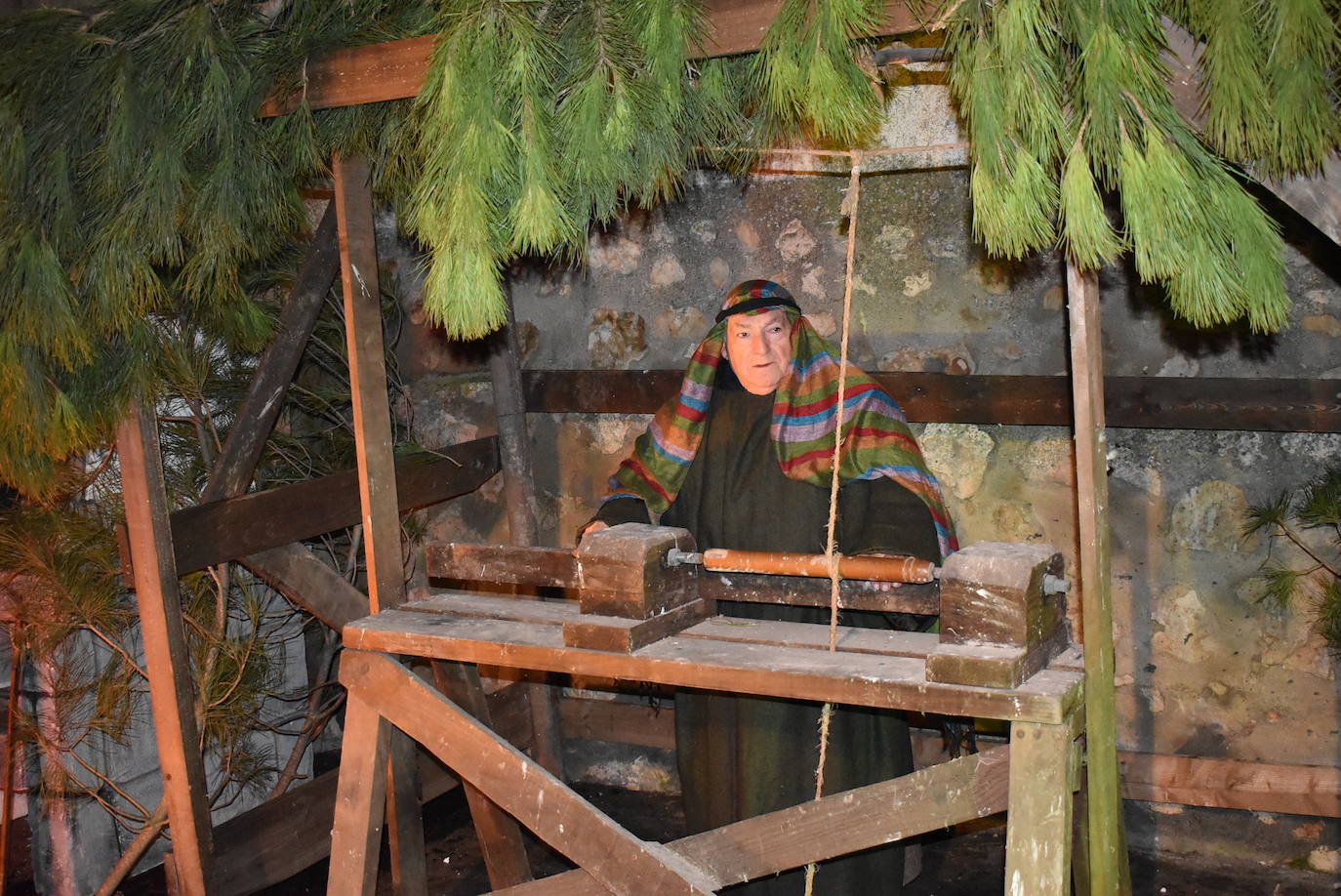 En esta XI edición participaron los 25 quintos de este año. Este montaje destacó principalmente por su realismo y gran variedad de escenas y antiguos oficios, como el pescadero, hortelano, panadero, y el cantero, representado por su alcalde, Félix Velasco.