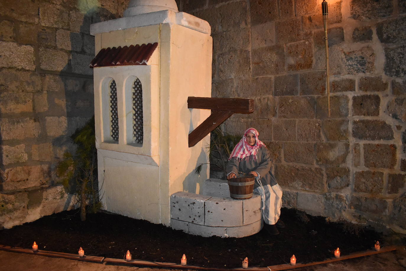 En esta XI edición participaron los 25 quintos de este año. Este montaje destacó principalmente por su realismo y gran variedad de escenas y antiguos oficios, como el pescadero, hortelano, panadero, y el cantero, representado por su alcalde, Félix Velasco.