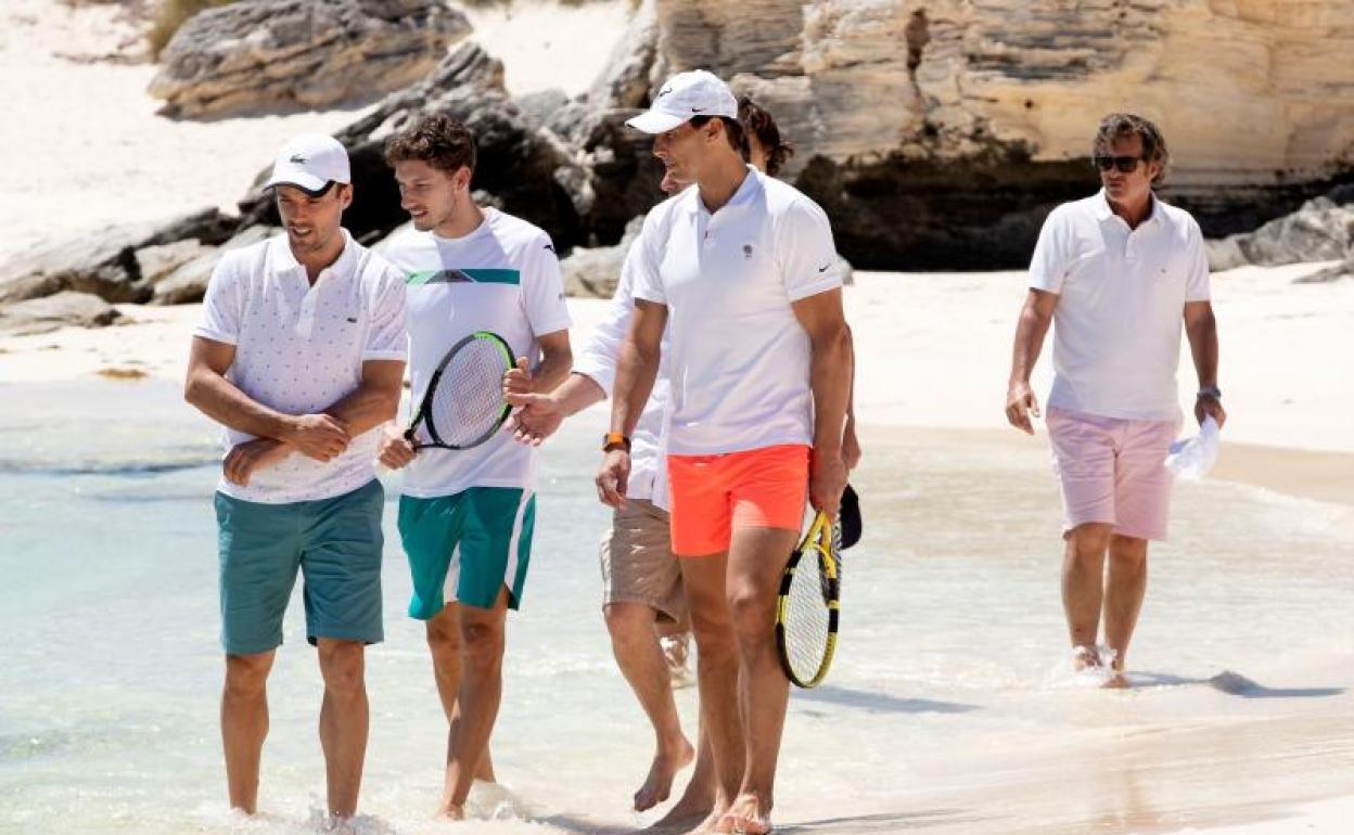 Roberto Bautista, Pablo Carreño, Rafa Nadal y el capitán de España, Francis Roig. 