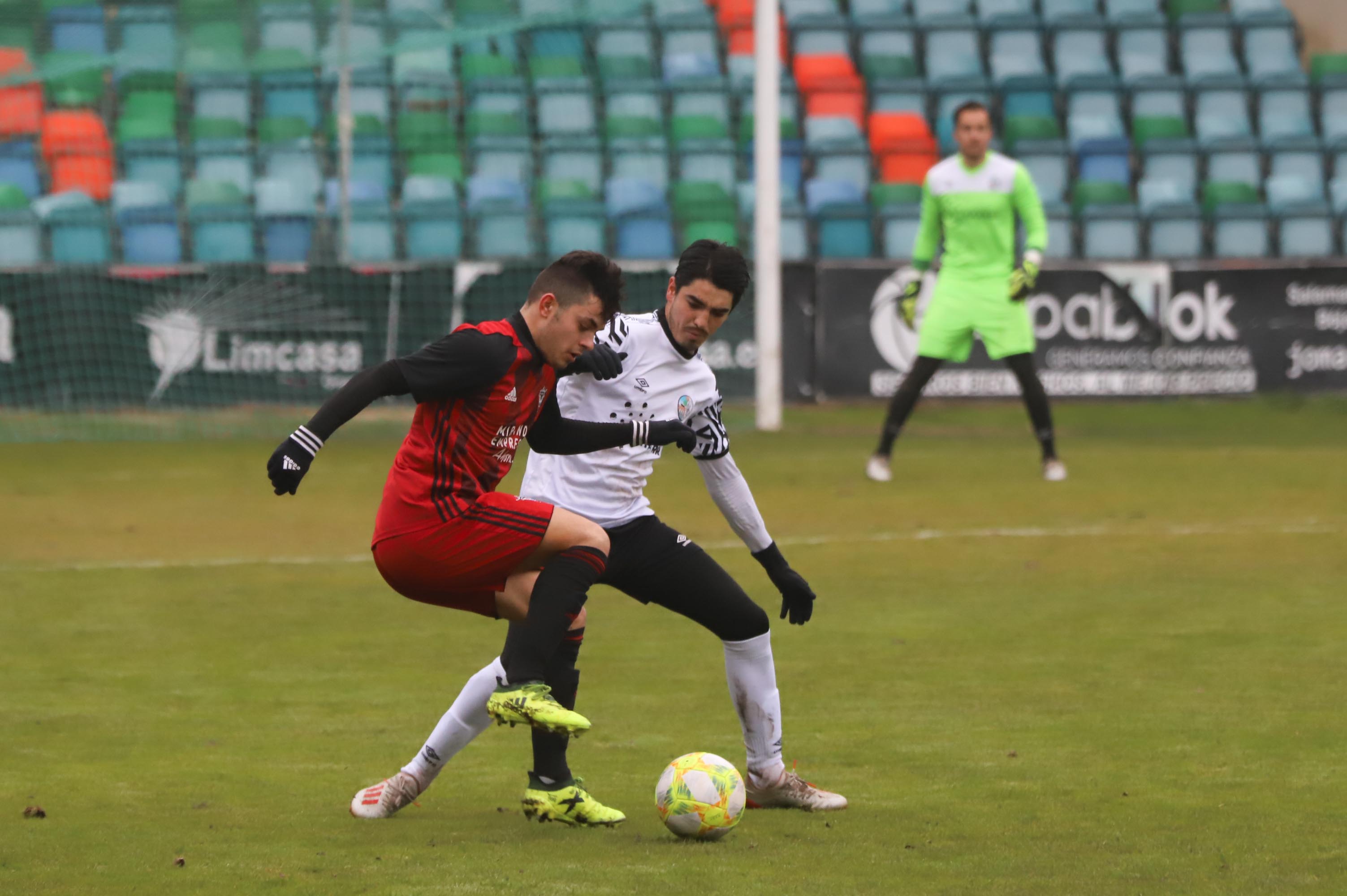Fotos: El Salamanca B rasca tres puntos al Mirandés B (1-0) para cerrar la primera vuelta