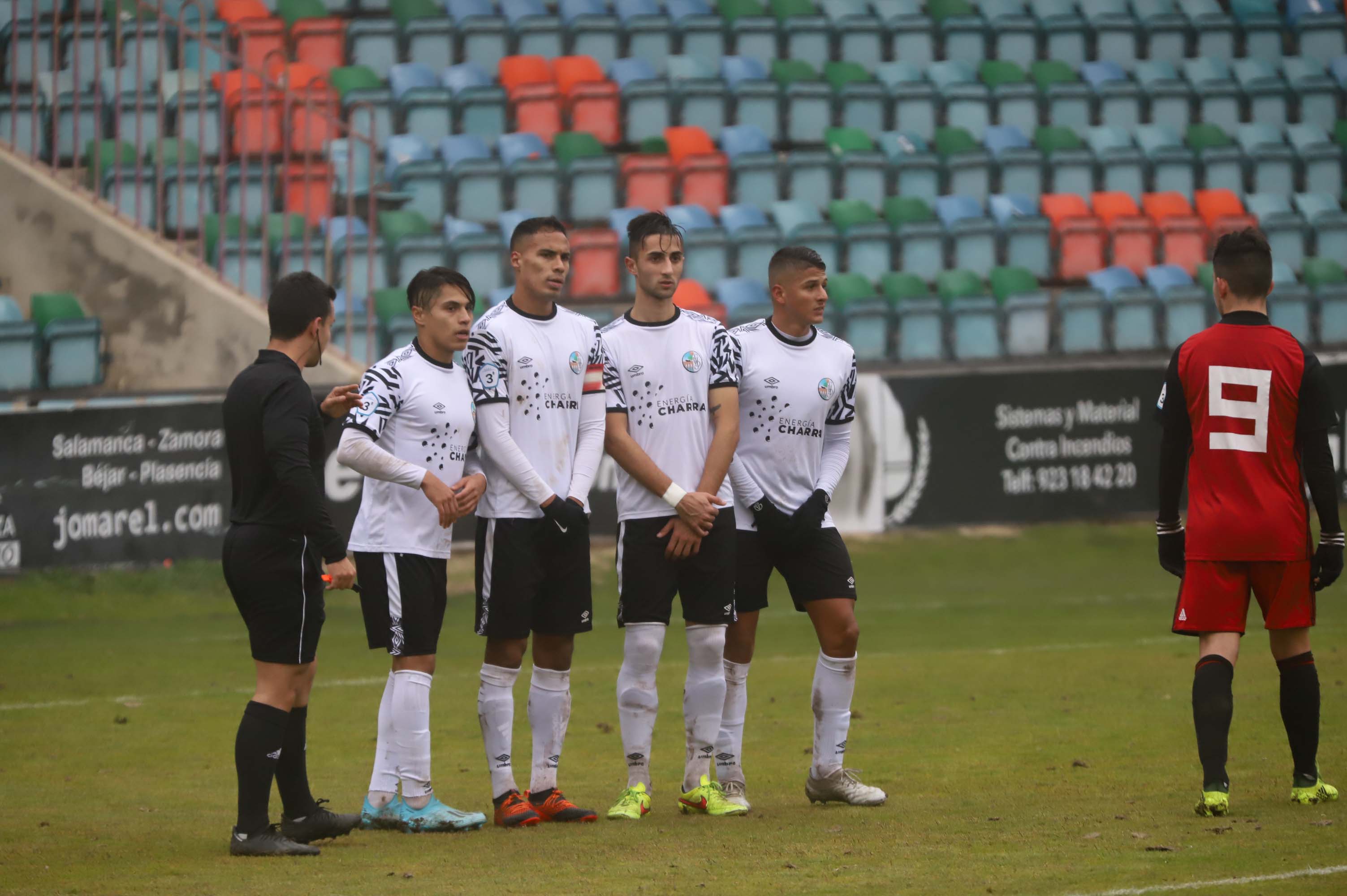 Fotos: El Salamanca B rasca tres puntos al Mirandés B (1-0) para cerrar la primera vuelta