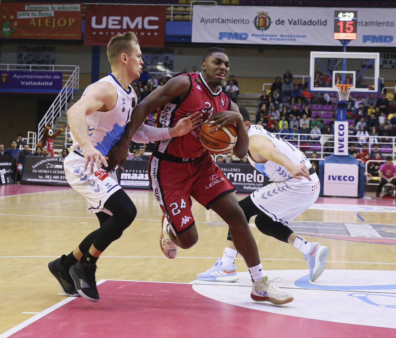 La fortaleza mental de los de Hugo López resultó clave para superar los momentos delicados ante un Delteco Guipúzcoa que no peridió la cara al partido y que llegó a levantar quince puntos en contra. 