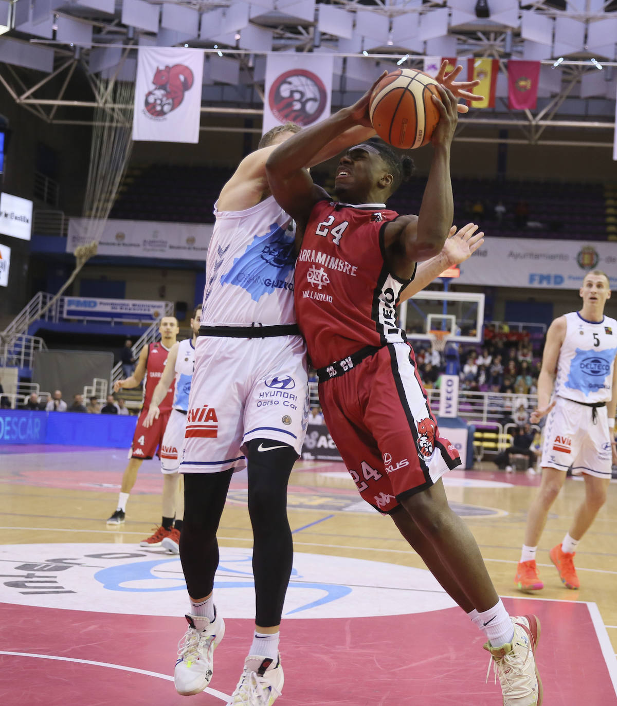 La fortaleza mental de los de Hugo López resultó clave para superar los momentos delicados ante un Delteco Guipúzcoa que no peridió la cara al partido y que llegó a levantar quince puntos en contra. 