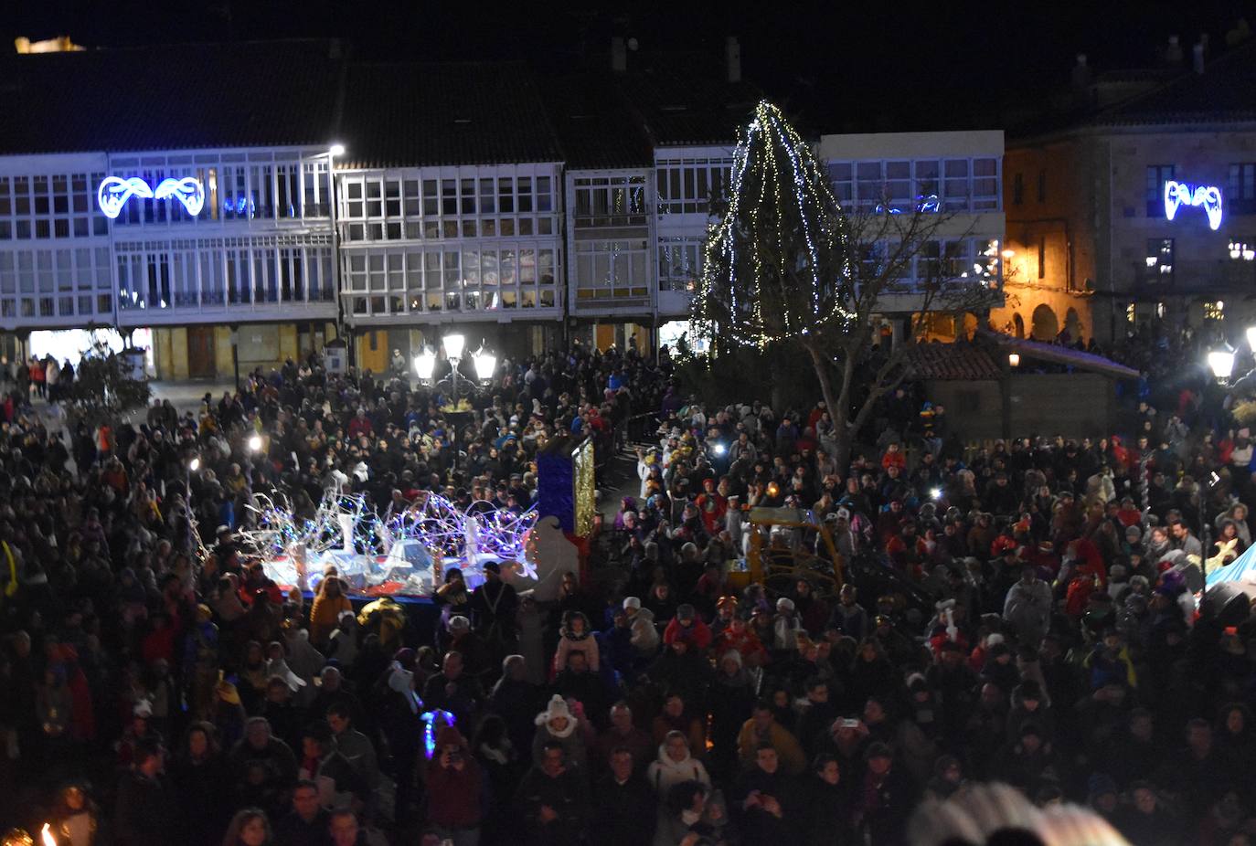 Los Reyes Magos en la cabalgata de aguilar.