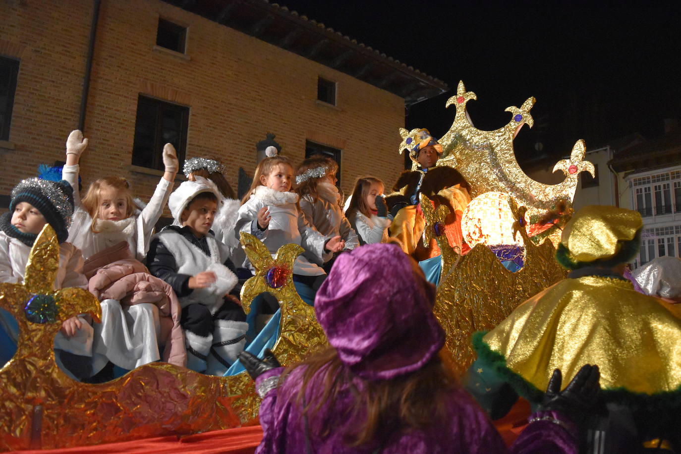 Los Reyes Magos en la cabalgata de aguilar.