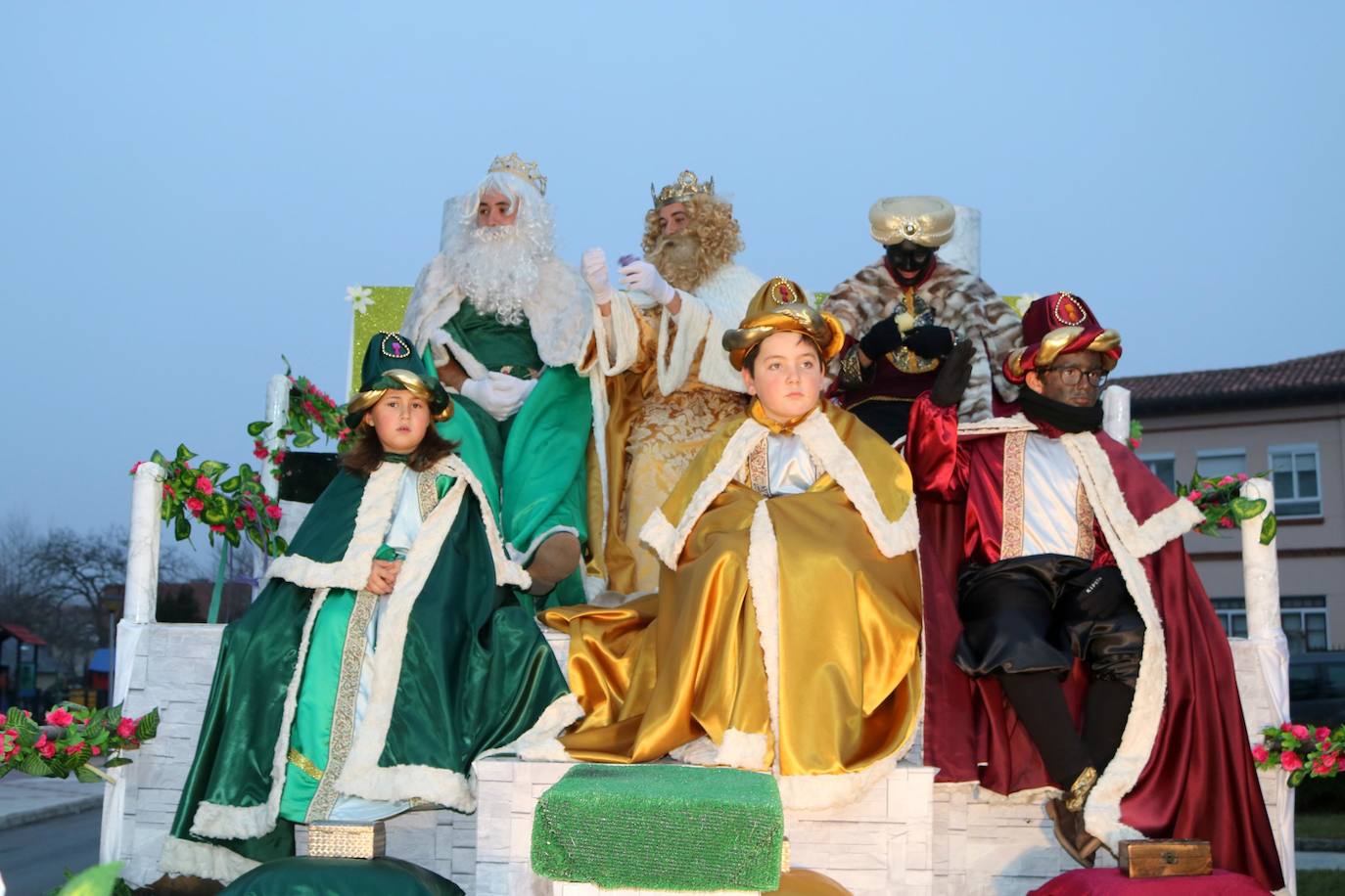 Baltanás recibe a los Reyes Magos con chocolates y roscón.