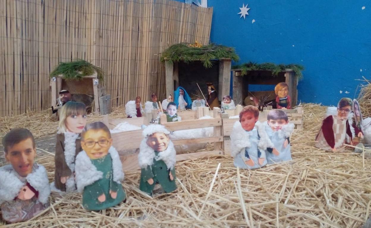 Escena que se recoge en el Belén en miniatura de Robladillo, en el que los protagonistas son sus vecinos