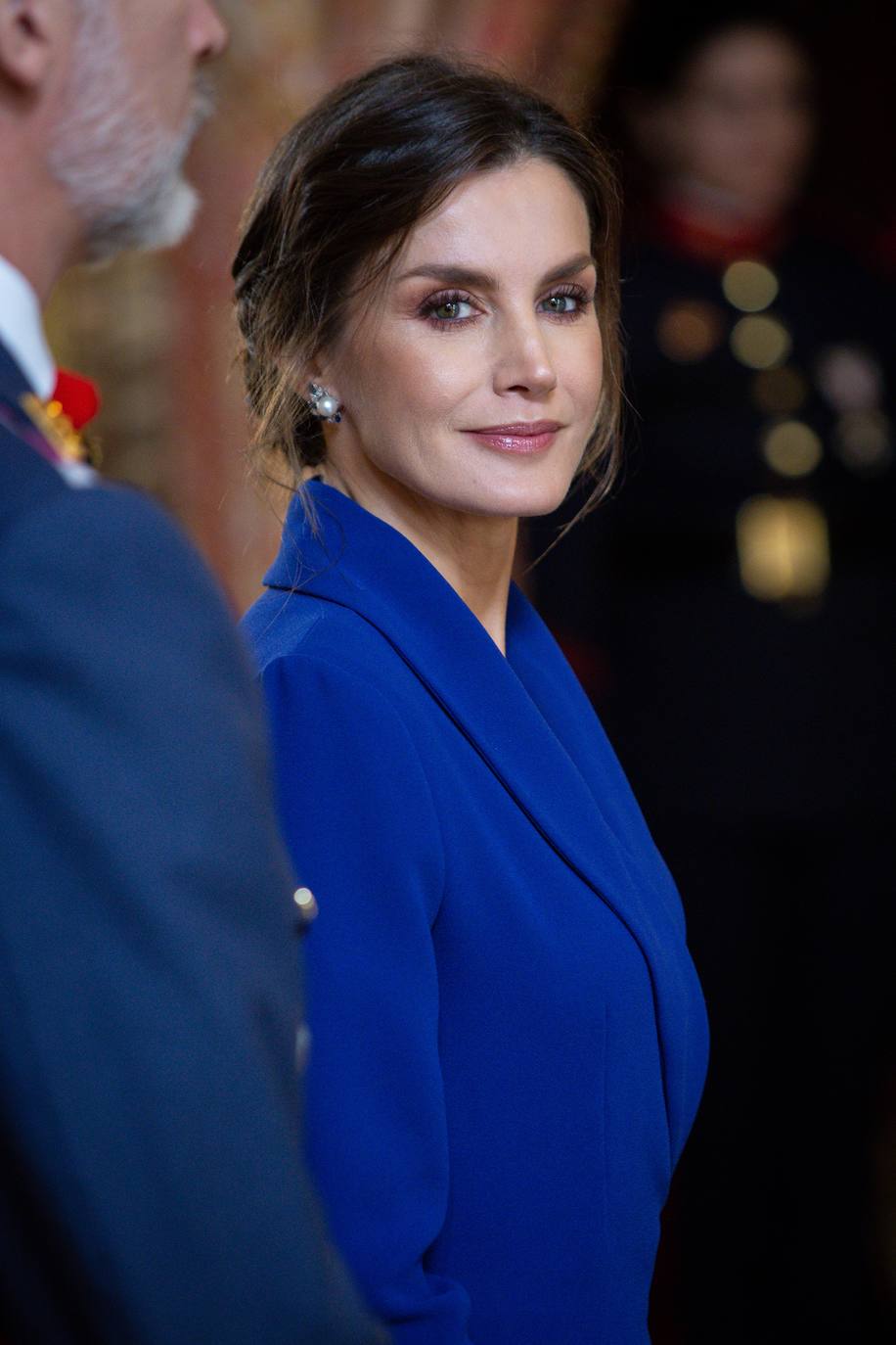 La Reina deslumbró durante la Pascua Militar con un favorecedor recogido bajo repleto de trenzas y con un toque despeinado, que podría convertirse en la mejor apuesta para los looks de invitada