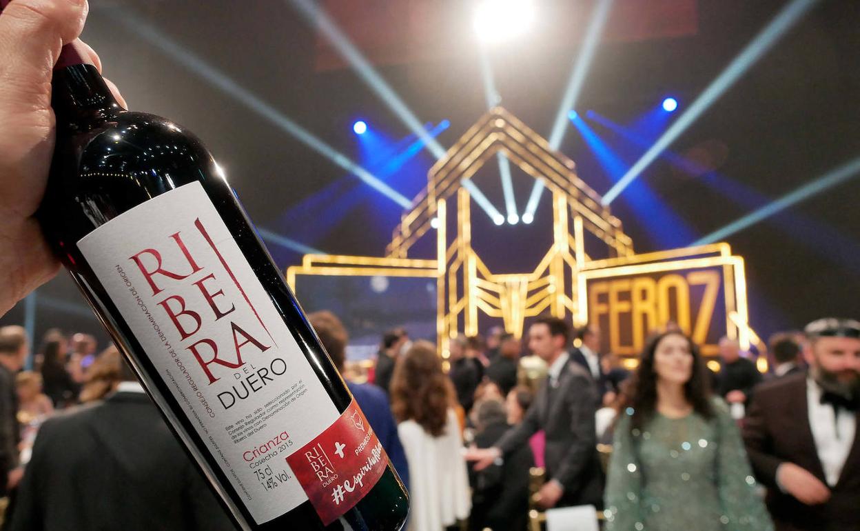 Una botella de Ribera en la edición de los Premios Feroz del pasado año. 
