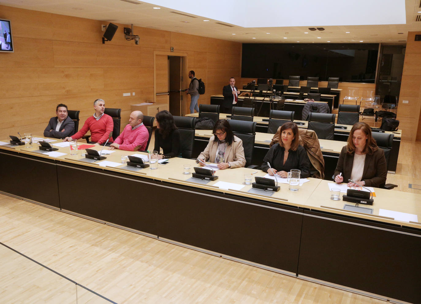 Las Cortes constituyeron este miércoles la comisión de investigación sobre el análisis de las ayudas recibidas por Castilla y León en el marco de los planes estratégicos del carbón, la segunda que preside Ciudadanos, con la diputada por Ávila, Inmaculada Gómez, en el marco del acuerdo de investidura con el PP.