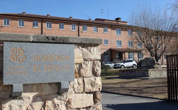 Entrada a la residencia El Sotillo de Cáritas Diocesana Segovia. 