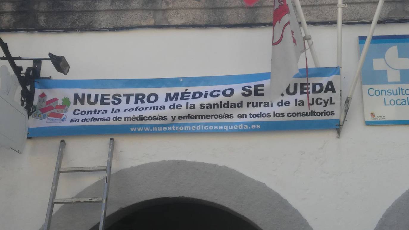 El Partido Socialista de Salamanca inició el pasado miércoles en la provincia la campaña 'Nuestro médico se queda', una iniciativa que pretende dar a conocer el malestar de la población rural, incluido el personal sanitario, por la reforma sanitaria que pretende implantar la Junta de Castilla y León.