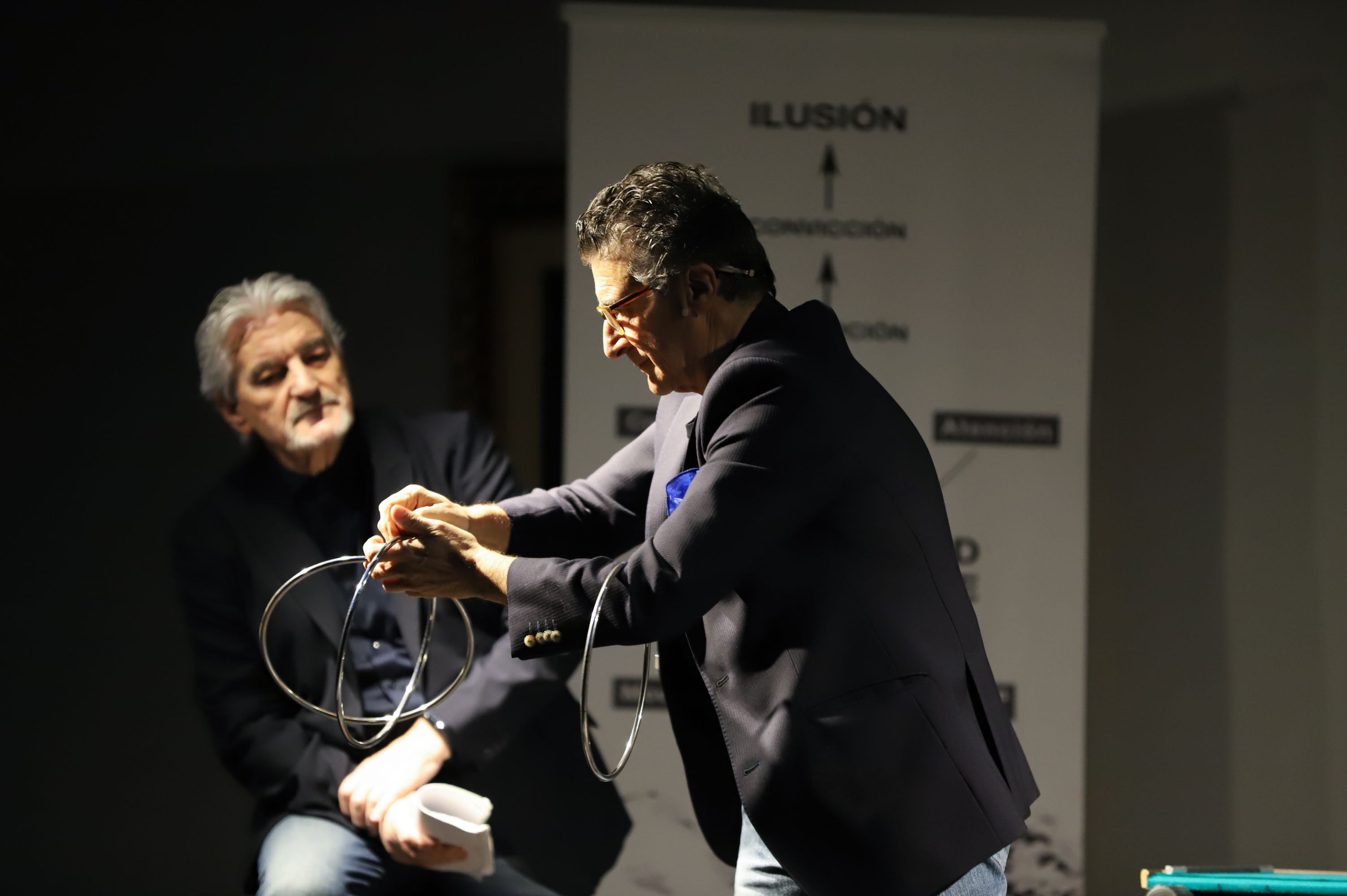 Fotos: Magia y nuerociencia se dan la mano en la Casa Lis