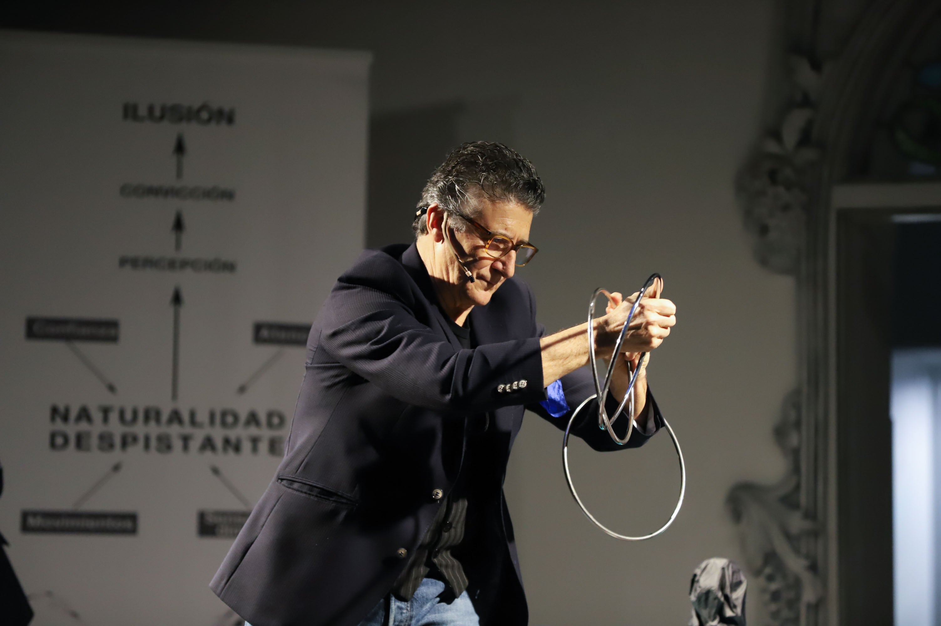 Fotos: Magia y nuerociencia se dan la mano en la Casa Lis