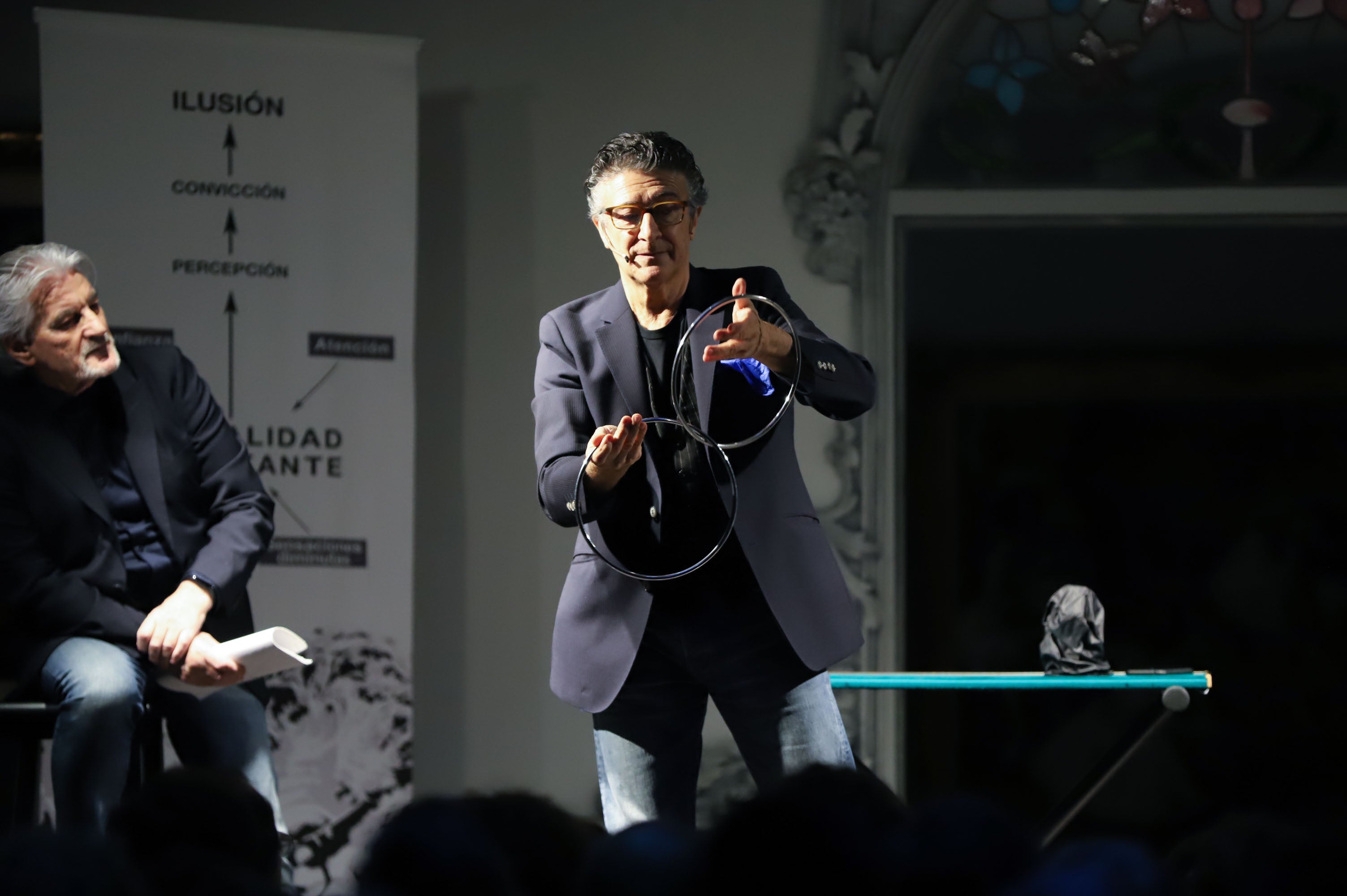 Fotos: Magia y nuerociencia se dan la mano en la Casa Lis