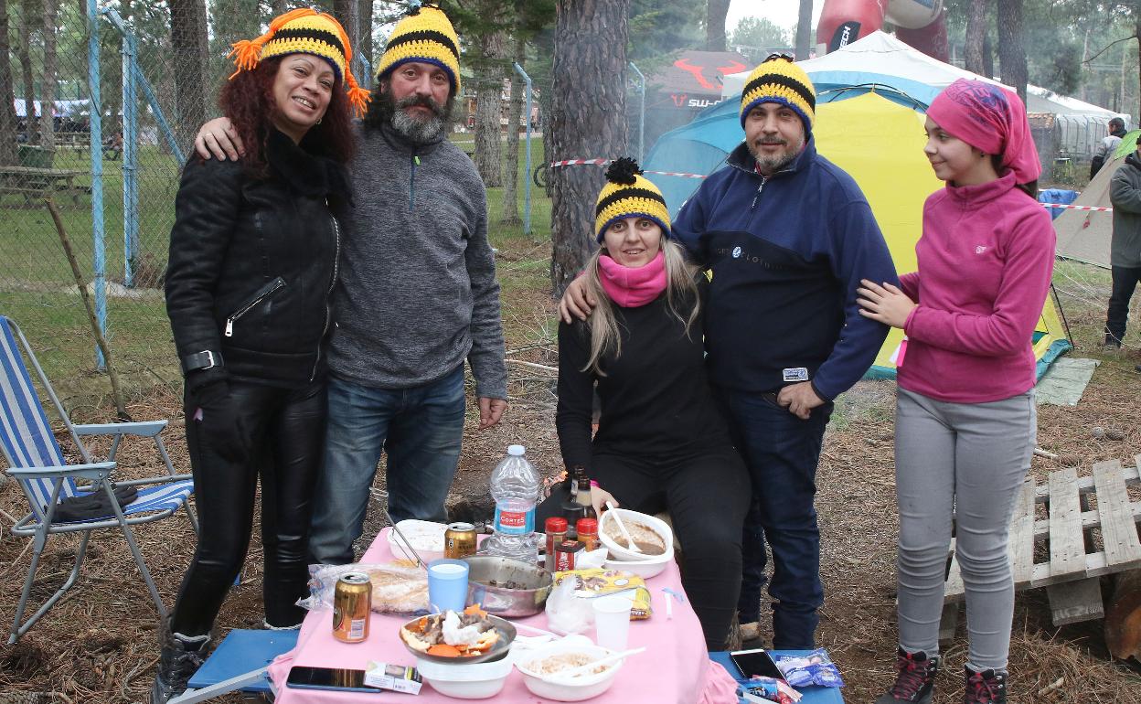 Acleide, Antonio, Rocío, Francisco y Emma, en El Hoyal. 