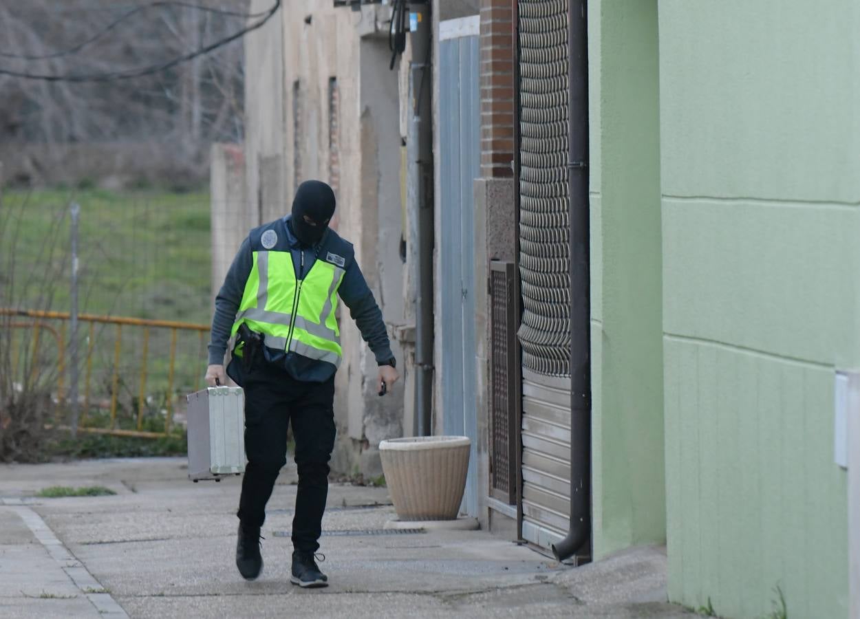 La labor conjunta de la Policía Nacional y la Guardia Civil ha llevado a los agentes a detener a seis sospechos y a relizar hasta cinco registros simultáneos tanto en la capital como en tres pueblos de la provincia