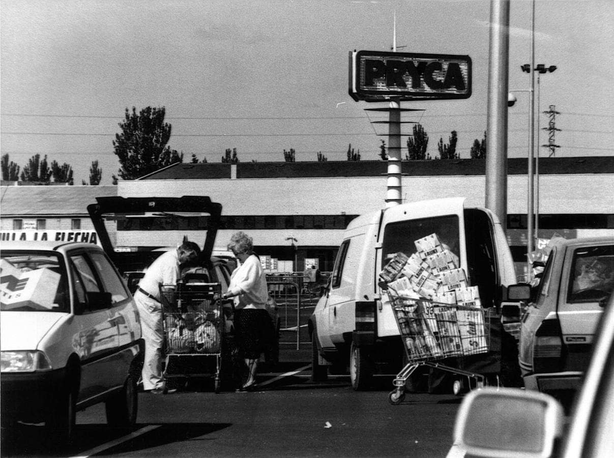 Fue una cadena española de hipermercados, gestionada por el Grupo Carrefour. La marca se fundó en 1976 y existió hasta 2000, cuando todos sus locales adoptaron la marca Carrefour. En la imagen, el hipermercado situado en Arroyo de la Encomienda (Valladolid). 