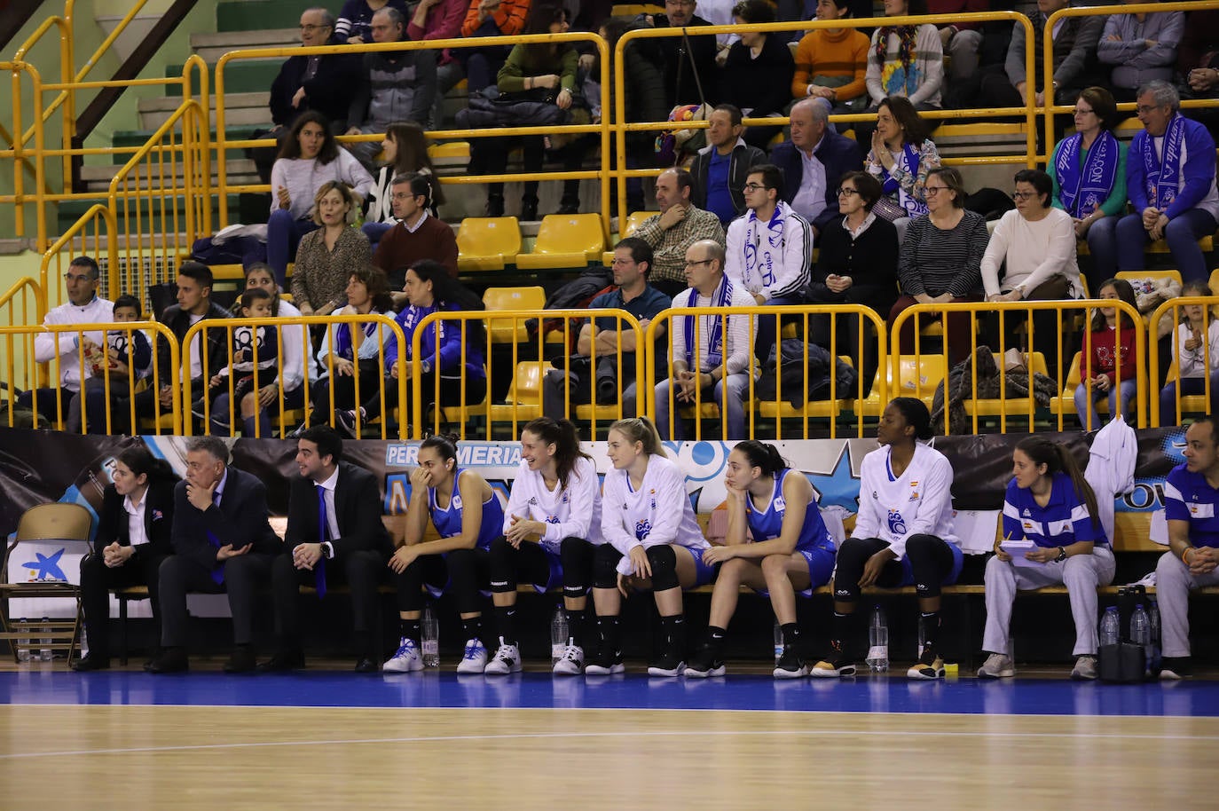 Fotos: Las imágenes del encuentro entre el CB Avenida y Cadí La Seu (71-61)