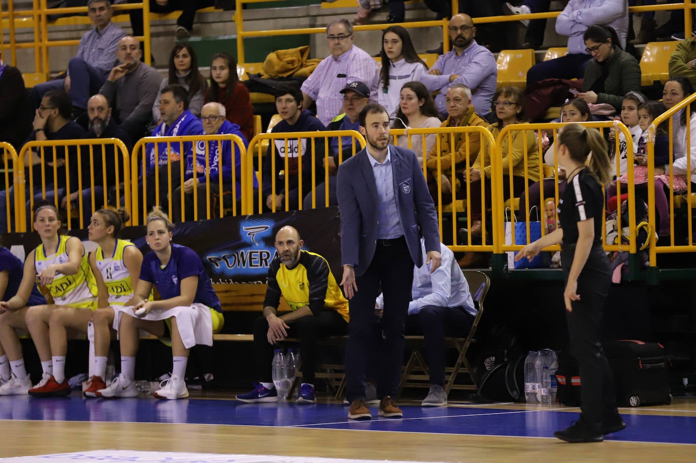 Fotos: Las imágenes del encuentro entre el CB Avenida y Cadí La Seu (71-61)