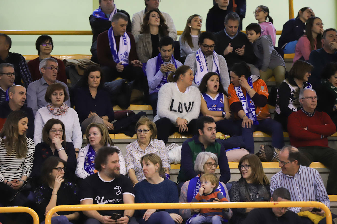 Fotos: Las imágenes del encuentro entre el CB Avenida y Cadí La Seu (71-61)