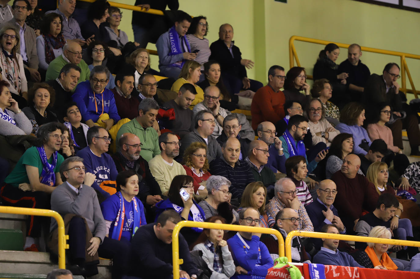 Fotos: Las imágenes del encuentro entre el CB Avenida y Cadí La Seu (71-61)