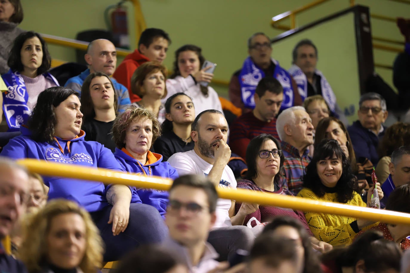 Fotos: Las imágenes del encuentro entre el CB Avenida y Cadí La Seu (71-61)