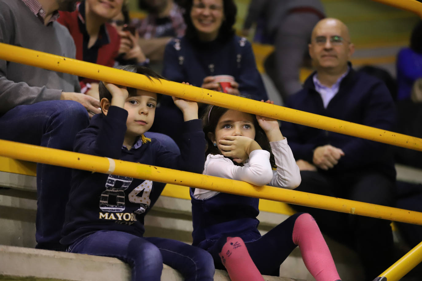 Fotos: Las imágenes del encuentro entre el CB Avenida y Cadí La Seu (71-61)