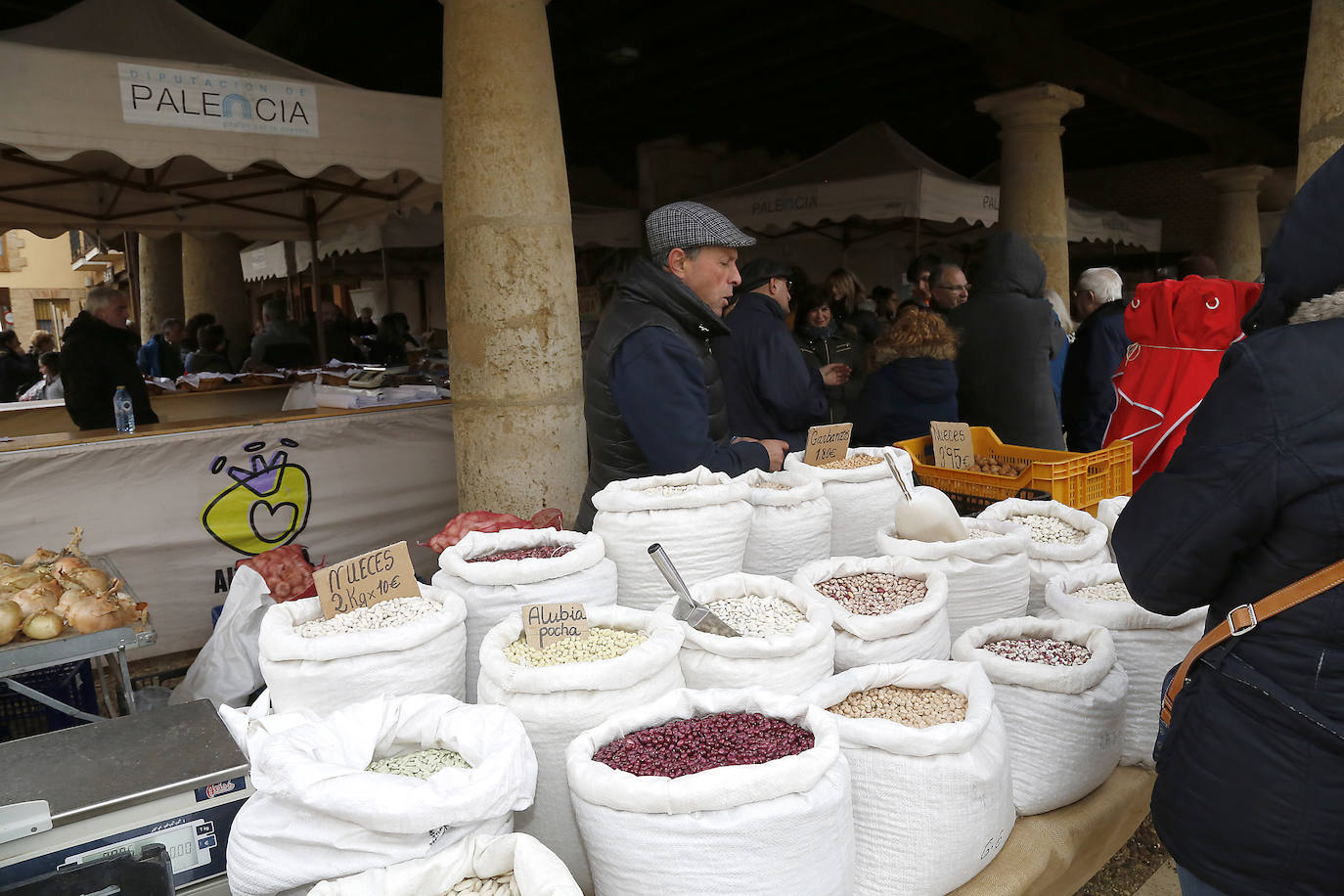 La matanza y reparto de jijas y morcilla en Becerril.