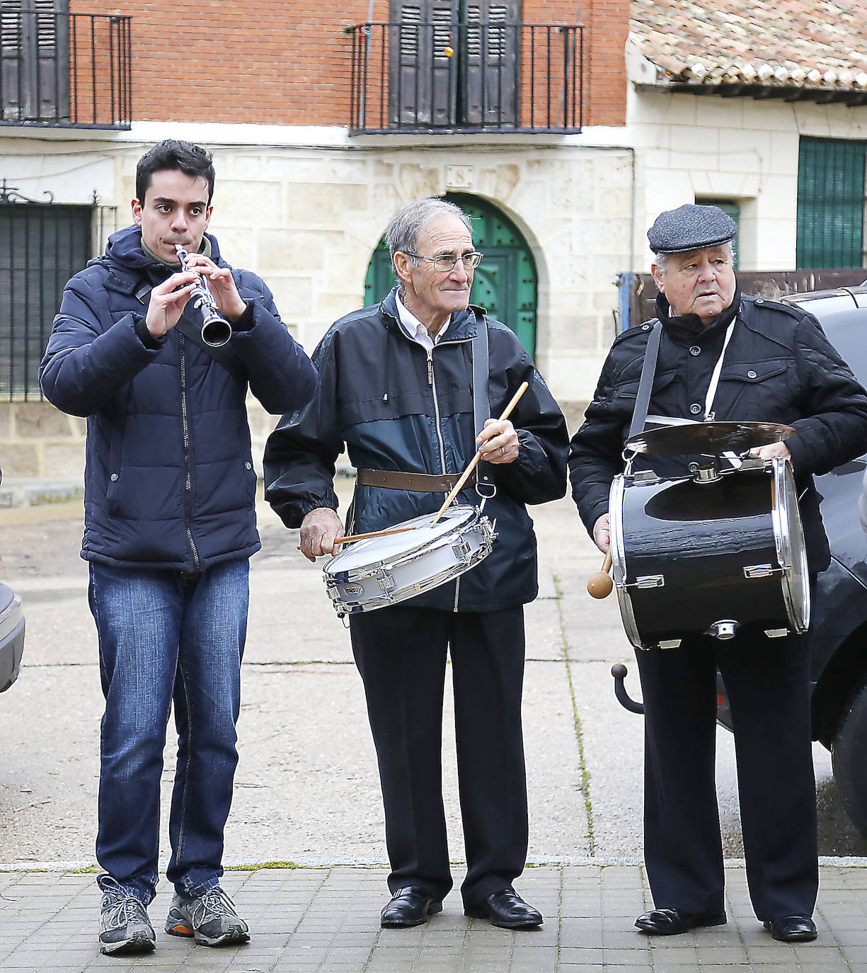 La matanza y reparto de jijas y morcilla en Becerril.