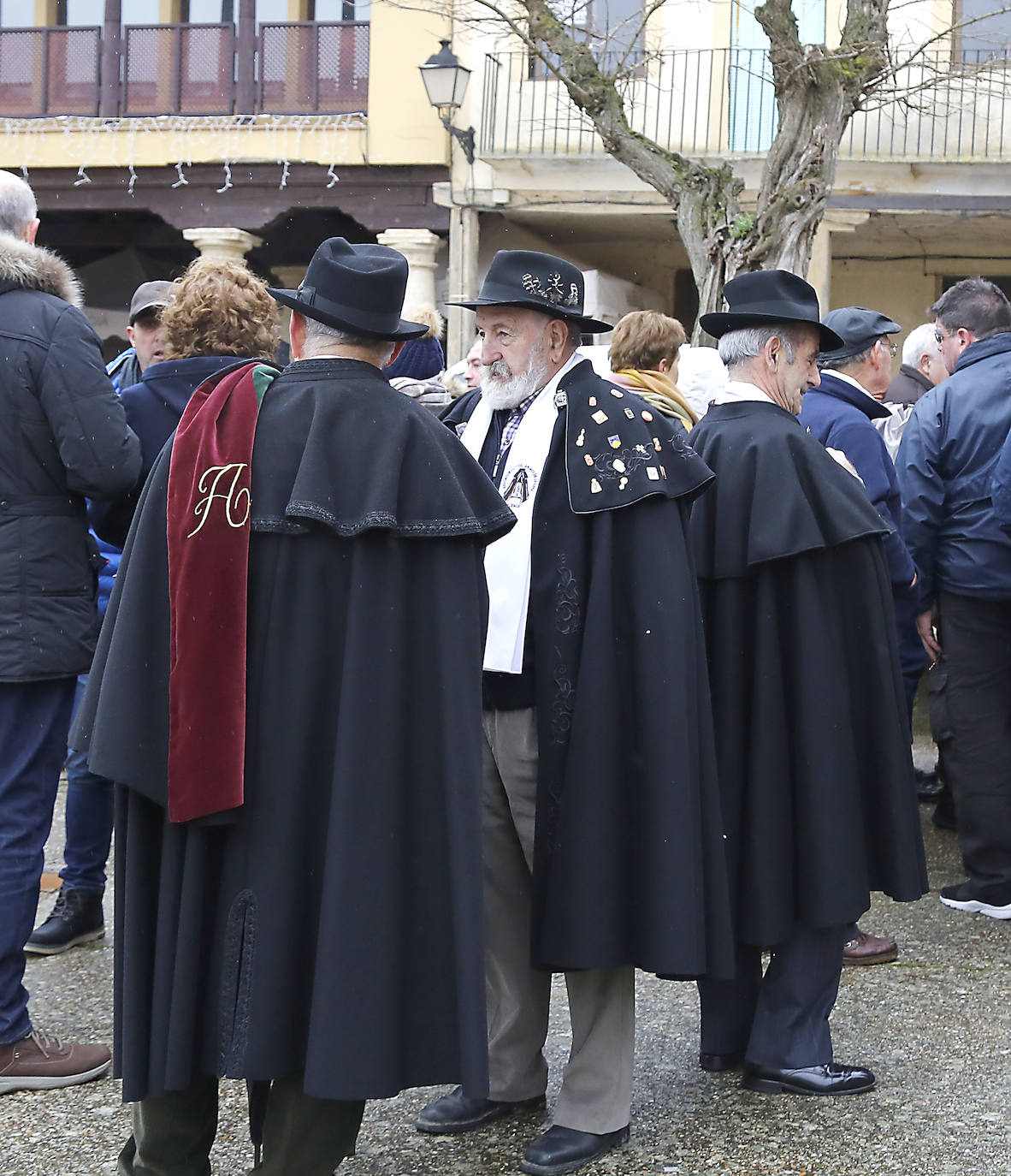 La matanza y reparto de jijas y morcilla en Becerril.