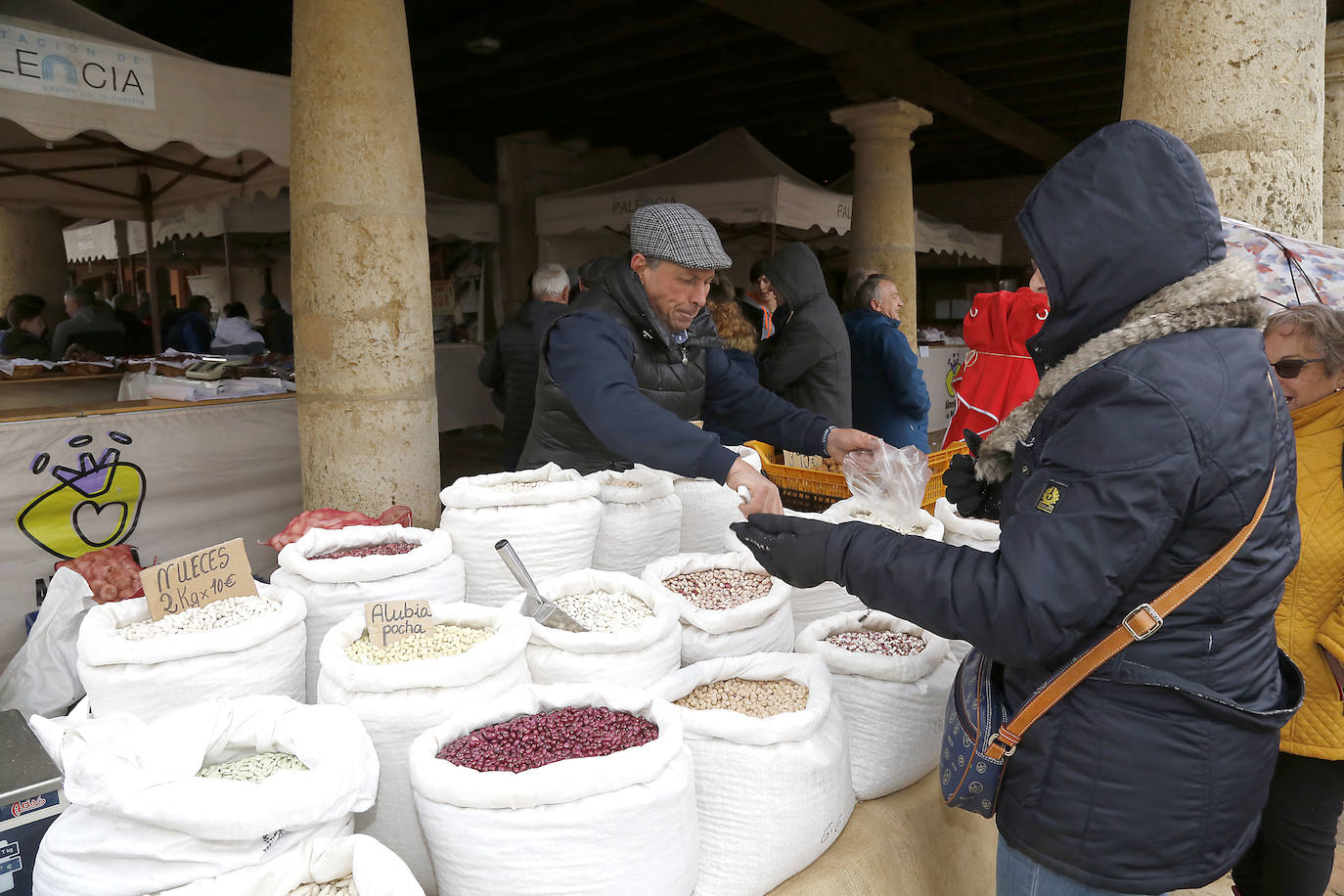 La matanza y reparto de jijas y morcilla en Becerril.